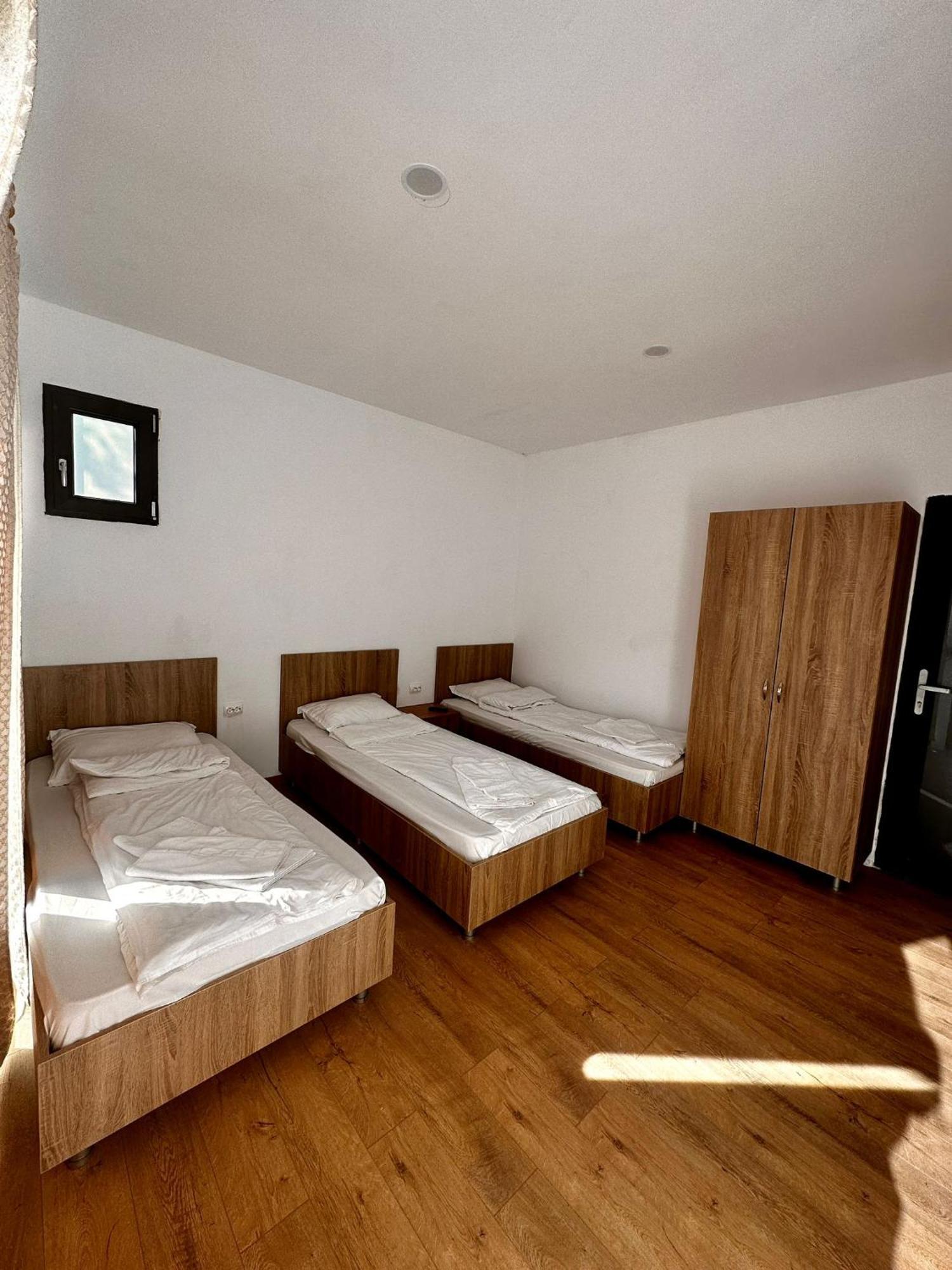 Hotel Complex Popas Pacurari à Iasi Extérieur photo