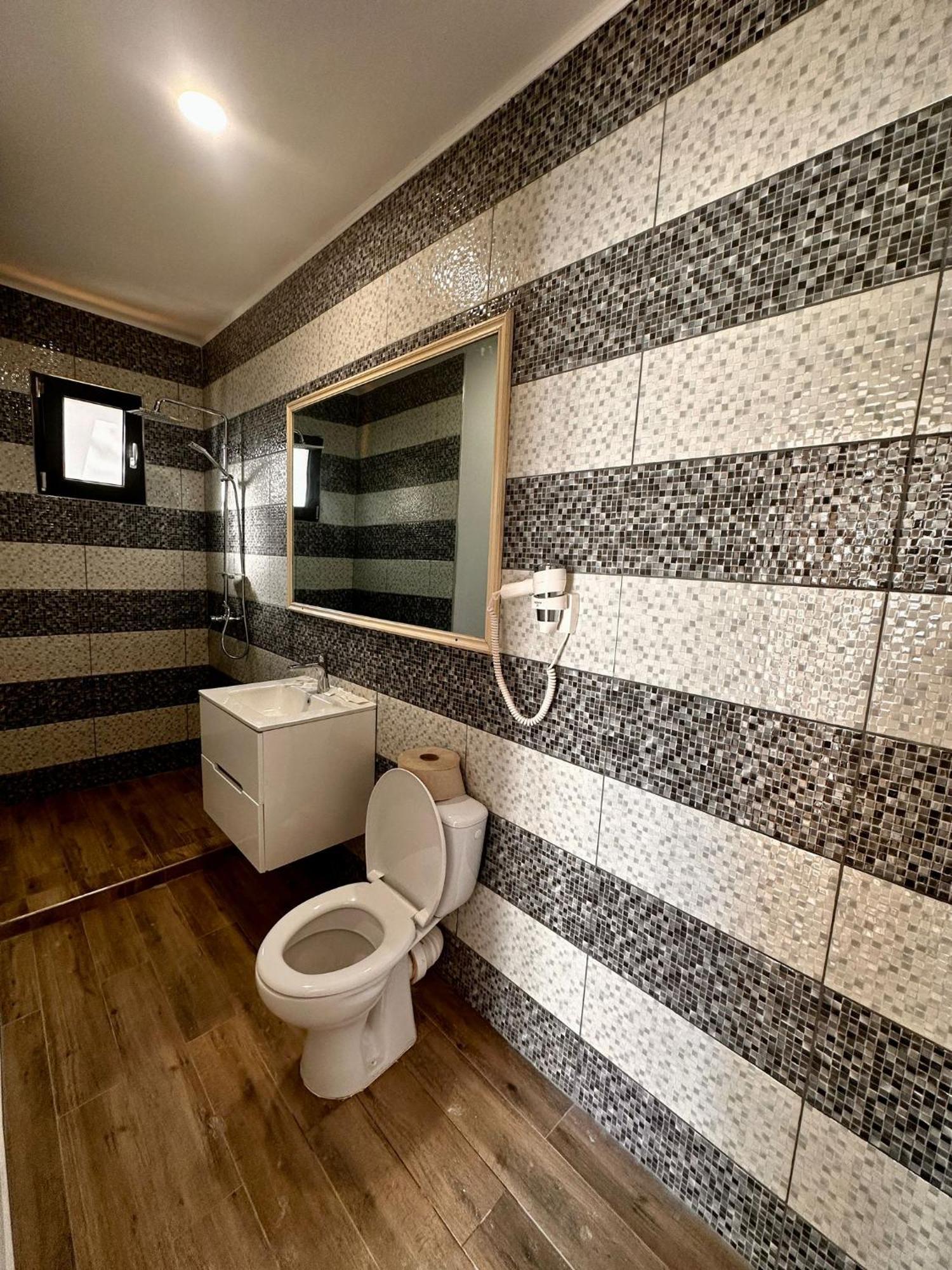 Hotel Complex Popas Pacurari à Iasi Extérieur photo
