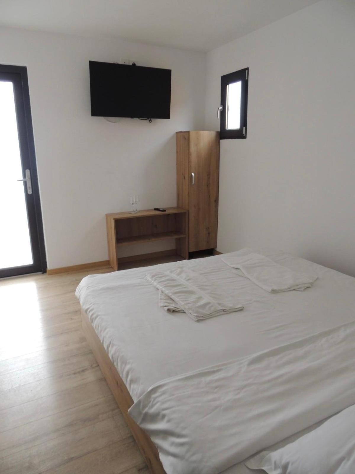 Hotel Complex Popas Pacurari à Iasi Extérieur photo